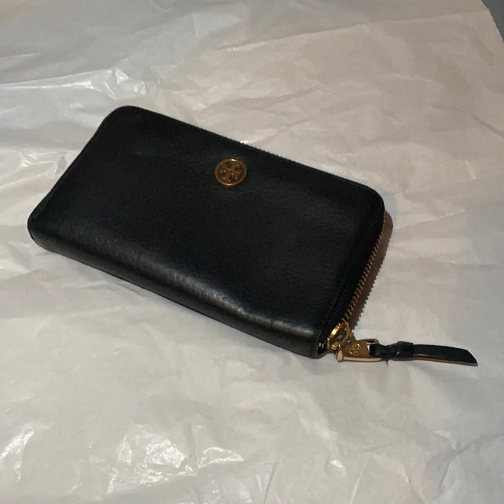 Tory Burch Robinson Zip Leather Continental Wallet